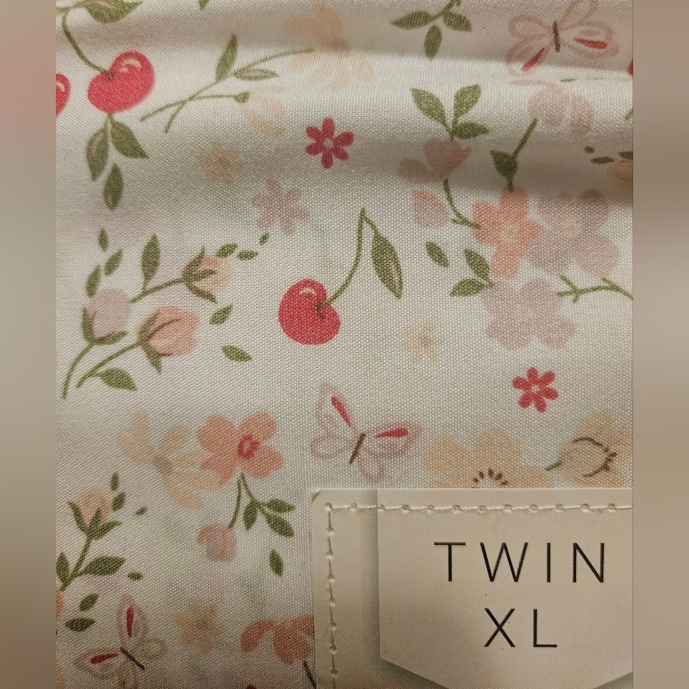 Rachel Zoe Floral Twin XL Bedding Sheets - White and Red